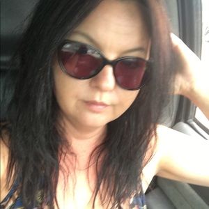 Meet your Posher, Lena